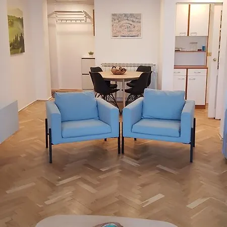 Lifestyles Apartment *